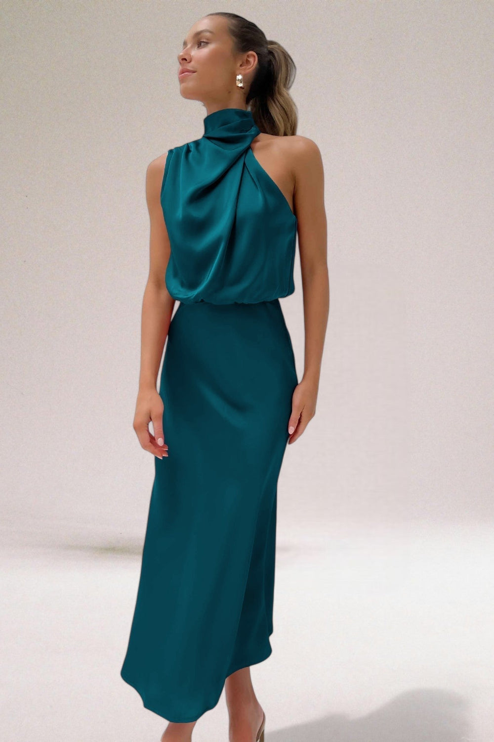 Flavia™ | Glamorous Satin Halter Dress Valrynlondon